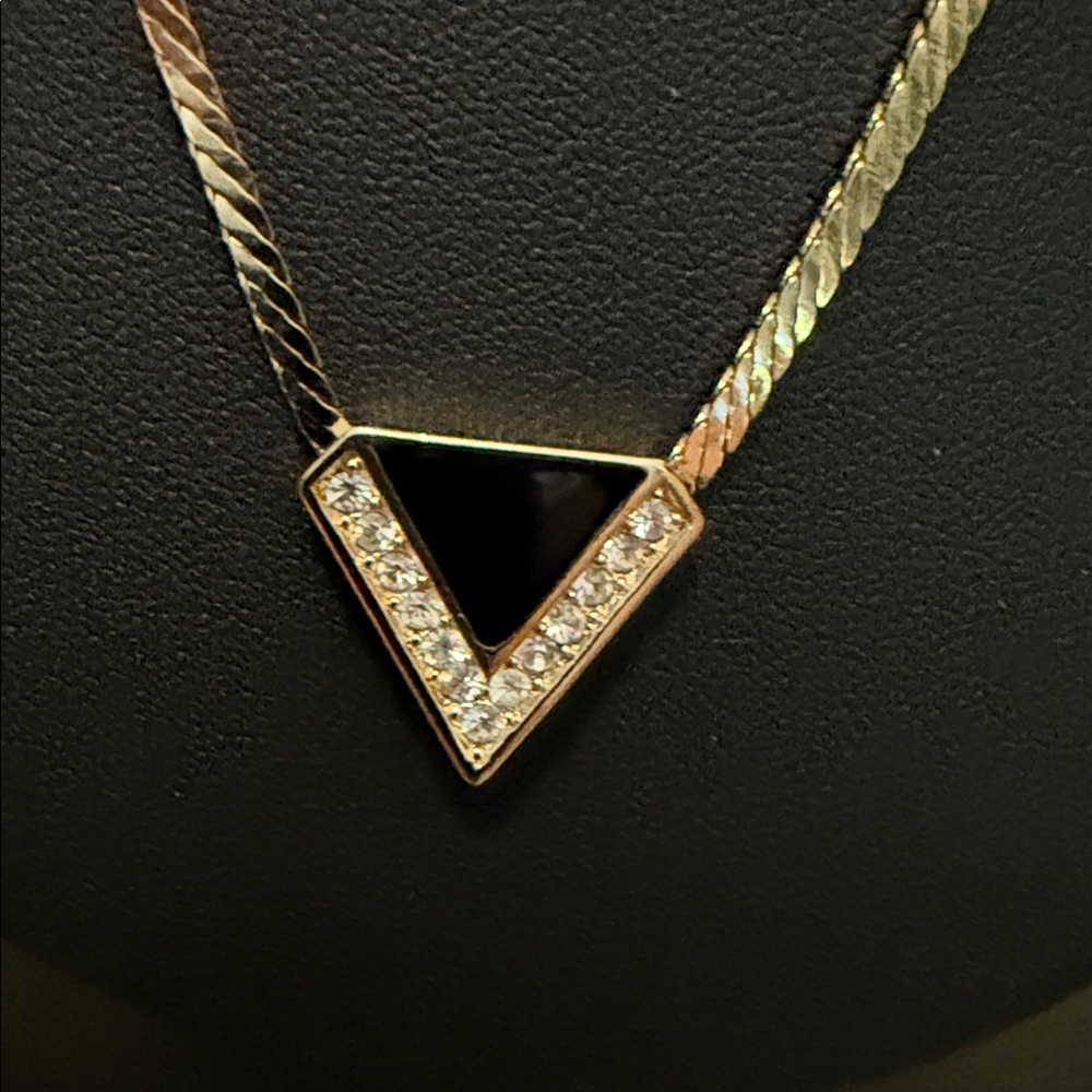 Stunning Vintage DIOR Gold Triangle Pendant Necklace - Picture 3 of 7